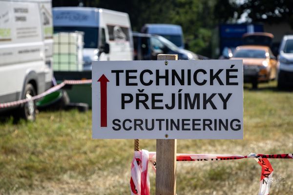 Radouňská Rallye začala v pekelném vedru. Den první. - 27