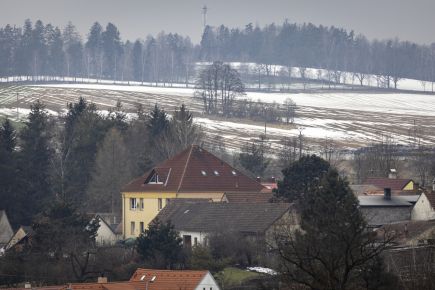 Městečko v pozadí - f/5,6 1/50s ISO100, ohnisko 250mm