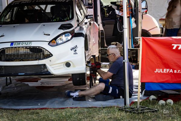 Radouňská Rallye začala v pekelném vedru. Den první. - 24