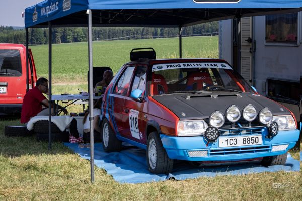 Radouňská Rallye začala v pekelném vedru. Den první. - 14