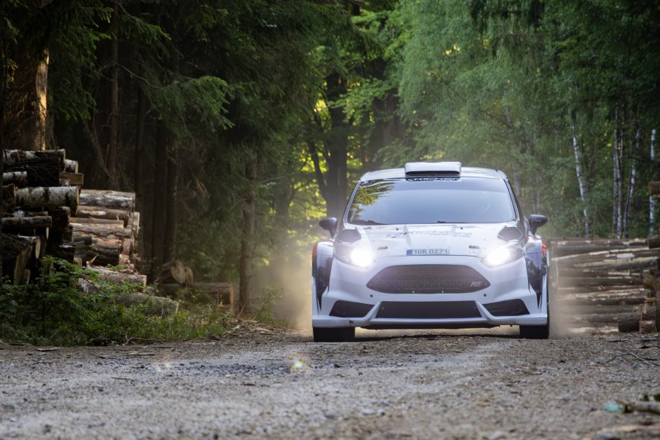 Radouňská Rallye začala v pekelném vedru. Den první.