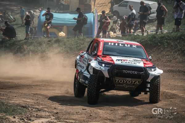 toyota21.jpg